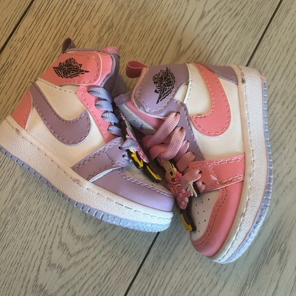 Toddler Pink Purple Nike shoes Minnie Mouse - Picture 2 of 4